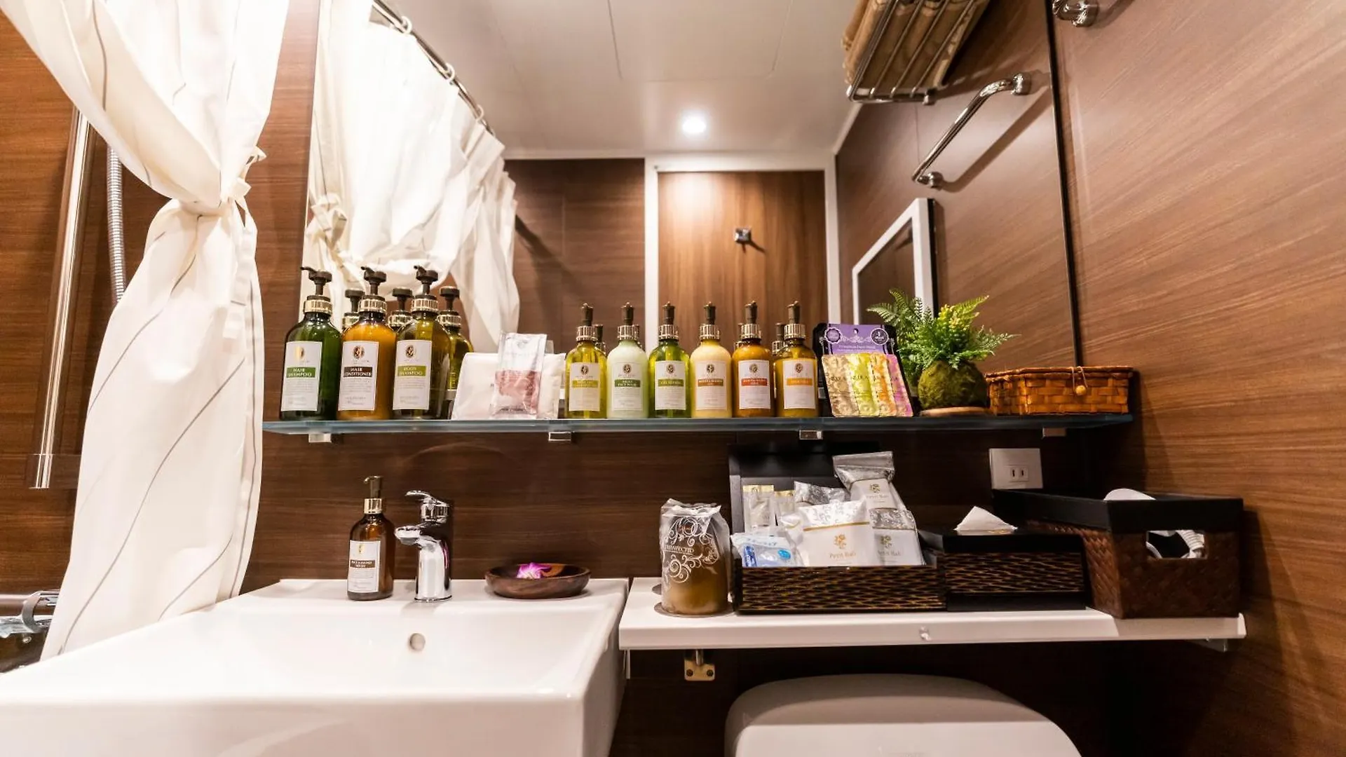 Hotel Petit Bali Garden Shin Okubo - Shinjuku Sta 15Min Walk - (Adults Only) Tokyo 4*,  Japan